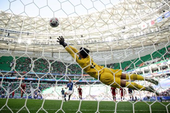 浓墨重彩的 浓墨重彩的